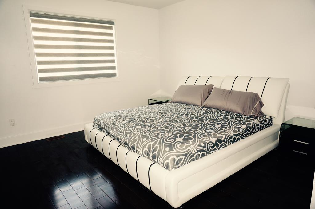 Luxury Two Story Villa Unit D ลาวาล ภายนอก รูปภาพ