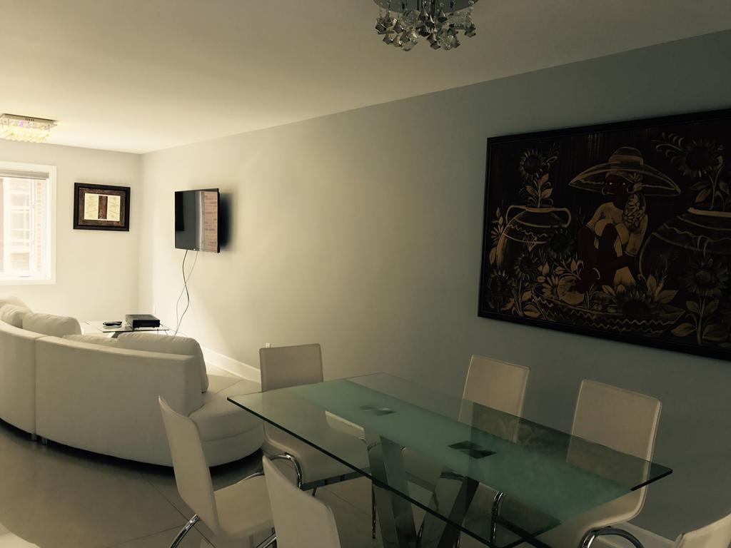 Luxury Two Story Villa Unit D ลาวาล ภายนอก รูปภาพ