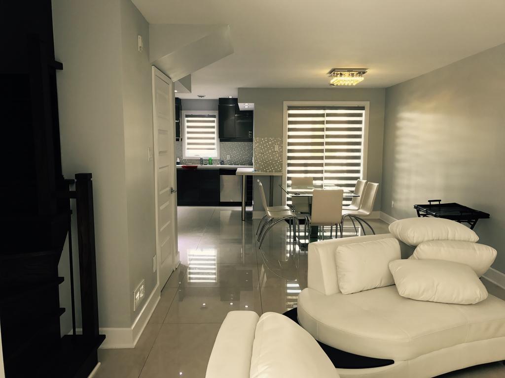 Luxury Two Story Villa Unit D ลาวาล ภายนอก รูปภาพ